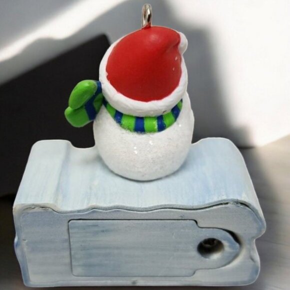 2024 Hallmark Mini Ornament A Snowy 2024 Magic Light - Picture 4 of 6